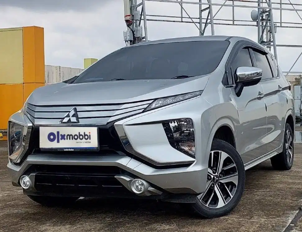 DP 10 JT Mitsubishi Xpander 1.5 Ultimate Bensin-AT Silver 2018