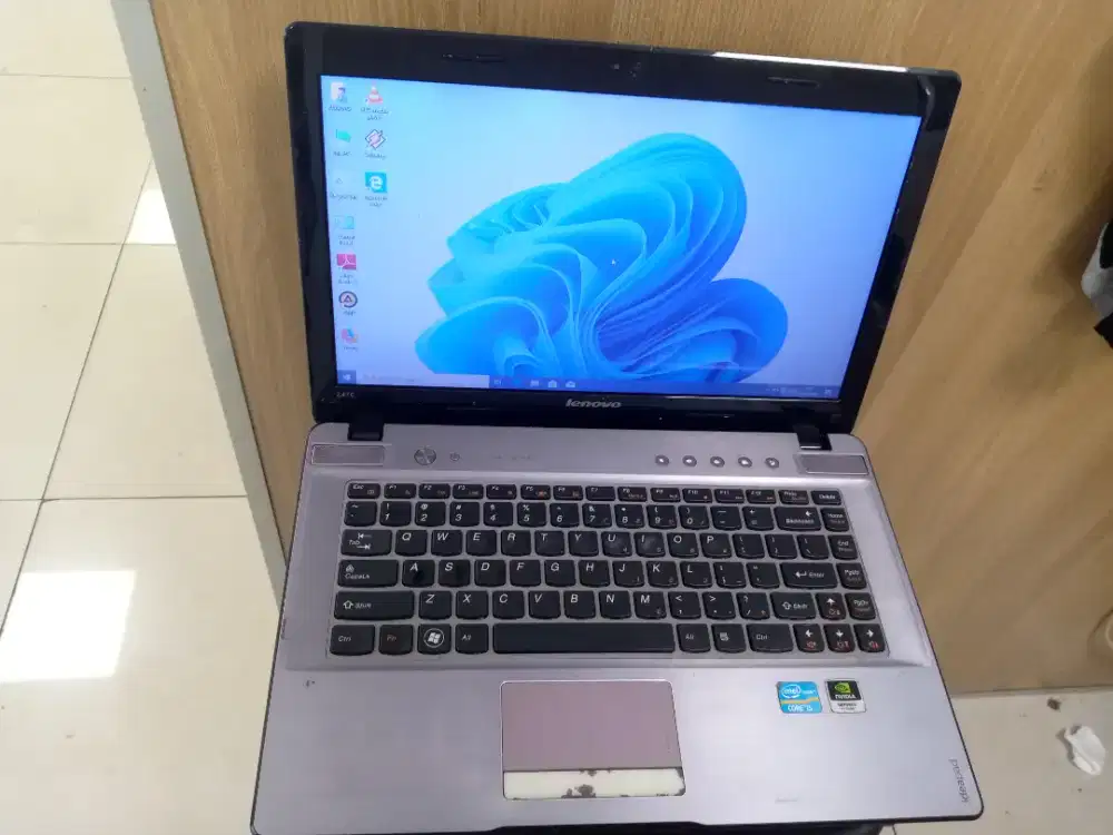 Jual Cepat Laptop Lenovo Z470 Core i5 RAM 4GB HDD 500GB LED 14inch
