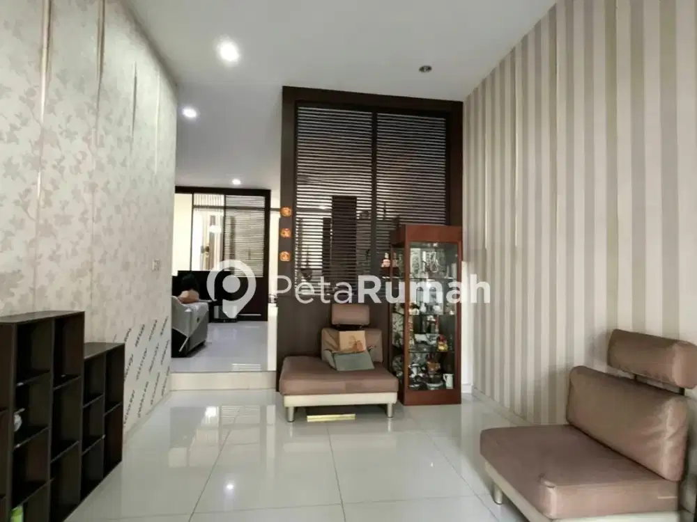 DIJUAL VILLA LUX KOMPLEK CEMARA ASRI (DEWI NATALIA)