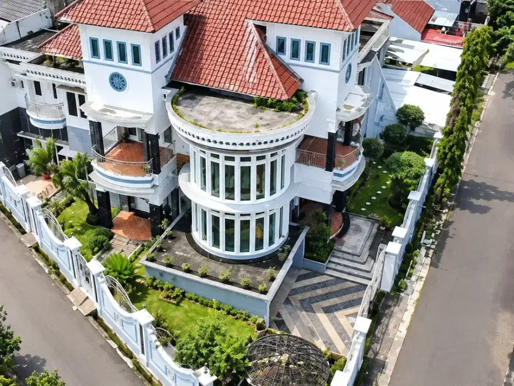 Rare! Rumah Mewah Hook 2 Lantai di Bumi Malaka Asri Duren Sawit, LT 560 m² LB 700 m², 4+1 KT