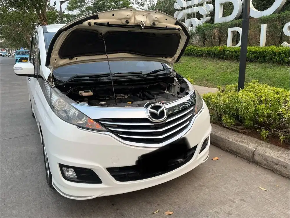 Mazda Biante Skyactiv 2013