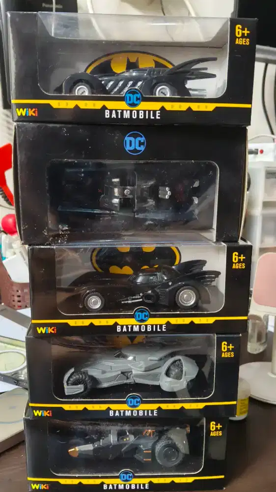 Mobil mainan batman