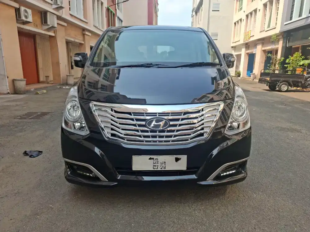 Hyundai H1 H-1 XG diesel 2017 / 2018, km 93 rb, pajak panjang