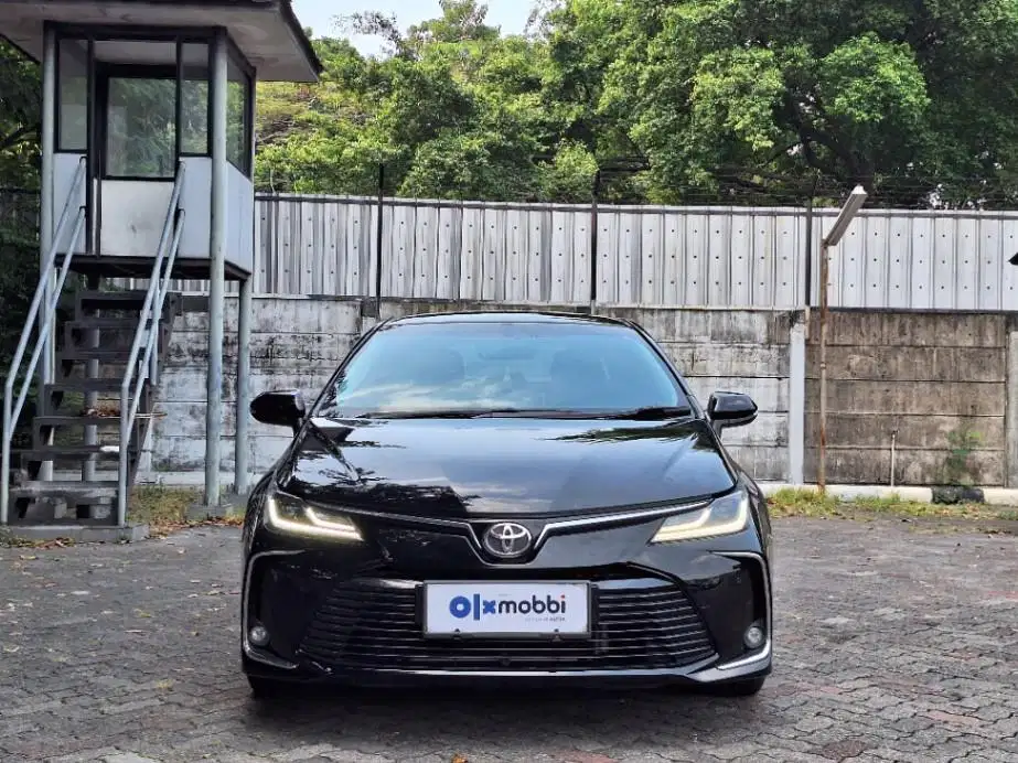 Toyota Corolla Altis 1.8 V Bensin-AT 2021