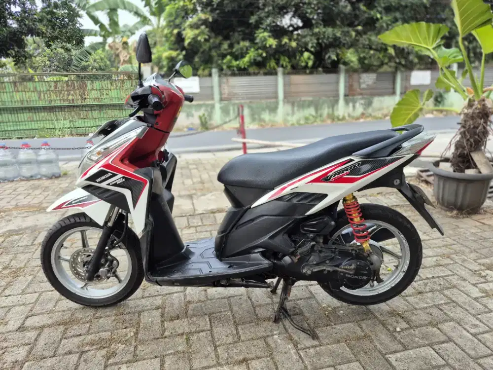 Dijual Honda Vario karbu tahun 2012 surat lengkap