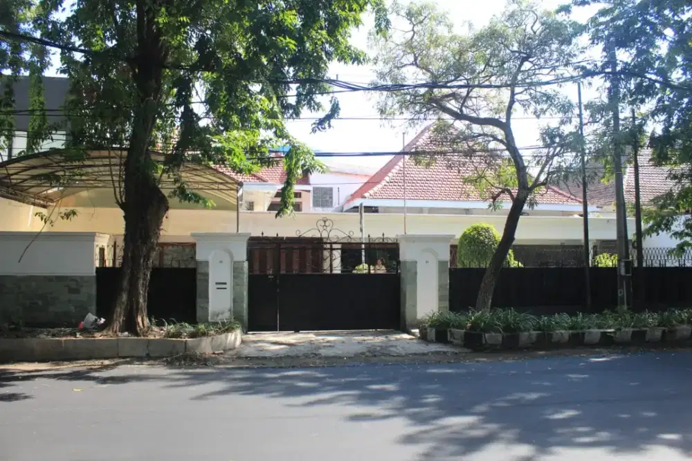 Disewakan BANGUNAN KOMERSIAL SURABAYA PUSAT
Jalan POLISI ISTIMEWA