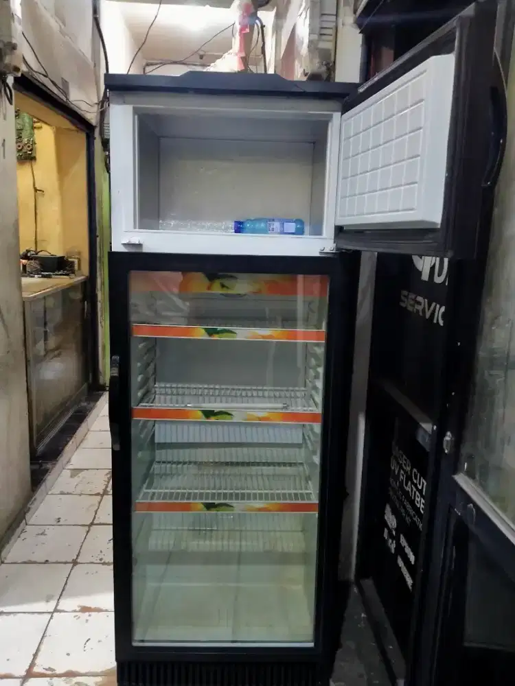 Showcase freezer daichi