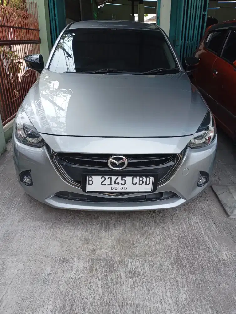 Mazda 2 HB 1.5 R AT Sky Activ 2014 Silver