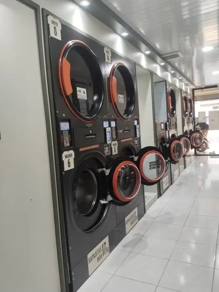 Loker OPERATOR Laundry