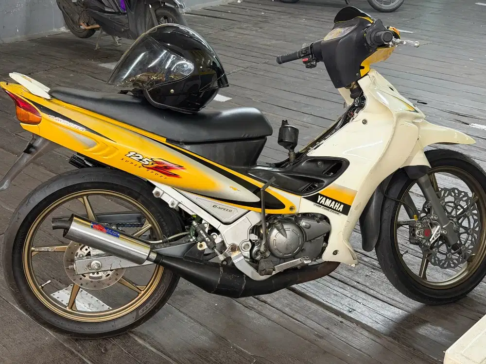 Yamaha 125Z Kuning