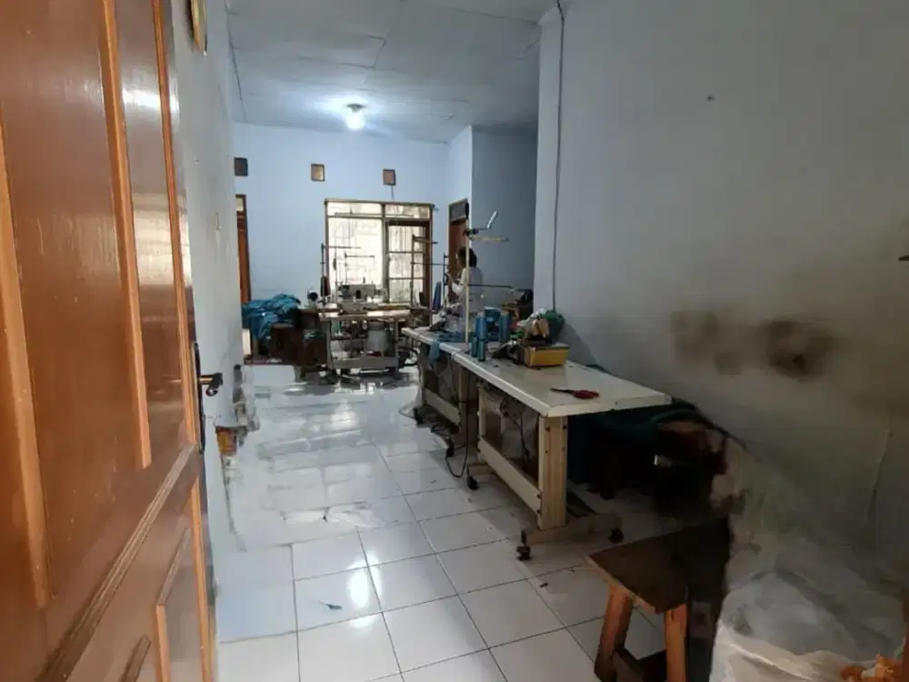 Rumah Posisi Hook di Taman Kopo Indah 2