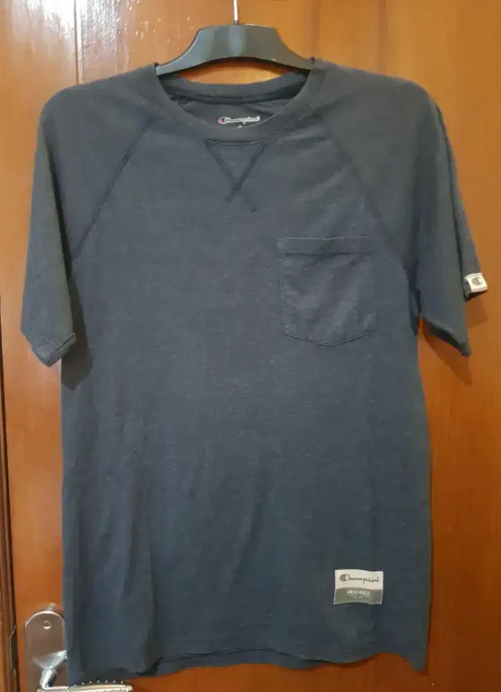 Jual Kaos CHAMPION ORIGINAL est.1919 Pocket