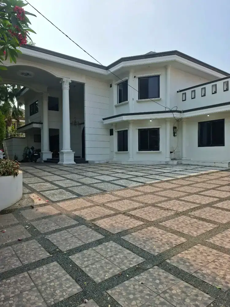 Di Sewakan Rumah lokasi strategis