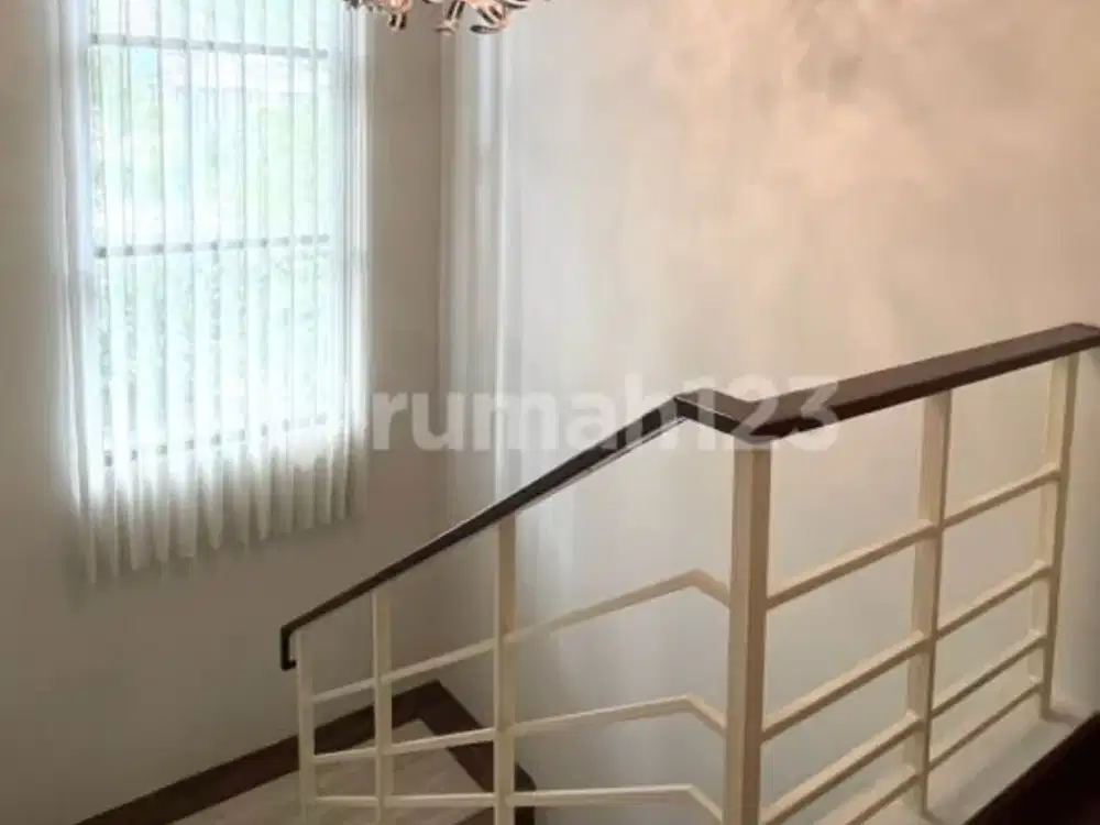 Dijual Rumah Siap Huni Luas Bangunan 180 M2 di Foresta BSD Baru Renovasi