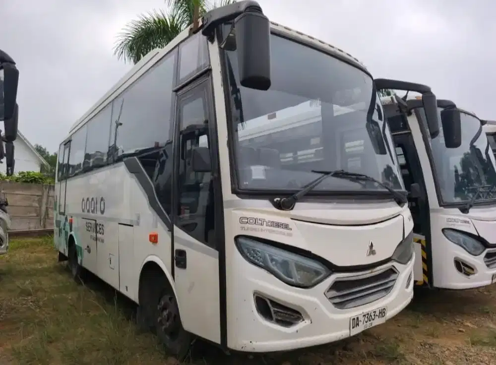 DI jual bus FE84 BC 33 kursi 2019