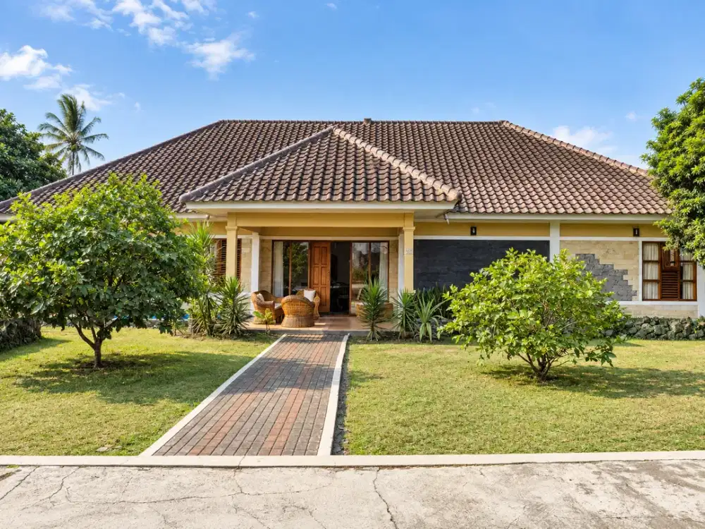 Dijual Rumah LT 1.220 M² Babakan Karet Cianjur - SHM & Siap Huni