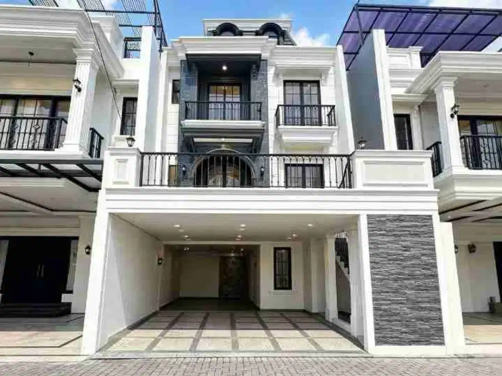 Rumah Townhouse Jagakarsa 3,5 Lantai + Rooftop LT 82m² LB 200m² SHM