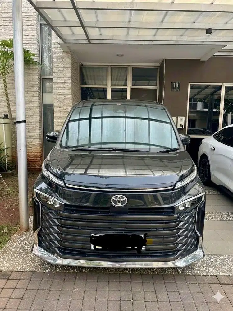 Toyota Voxy 2023 Bensin