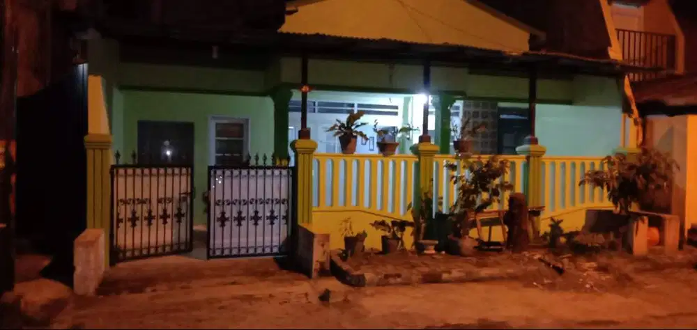 Dijual Rumah Terawat Dekat Kampus Tengah Kota Di Dukuh Kupang Surabaya