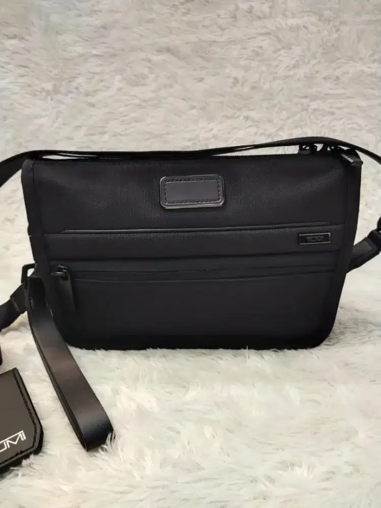 Luxury TUMI slingbag/handbag sangat mewah dan elegan