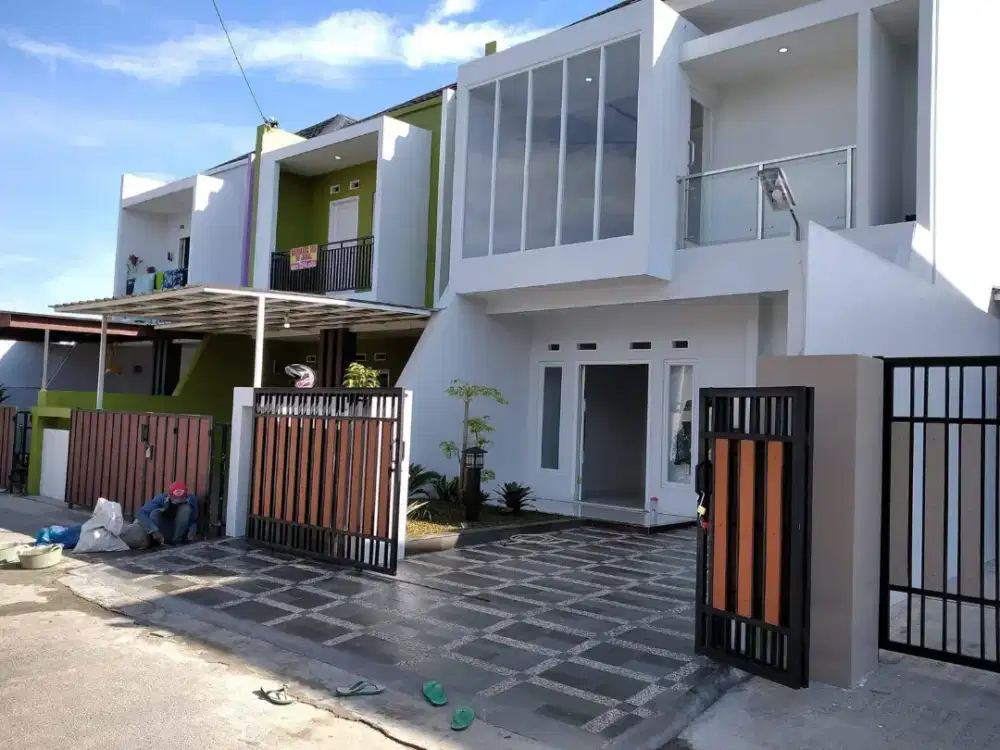 Rumah beserta perabot isi