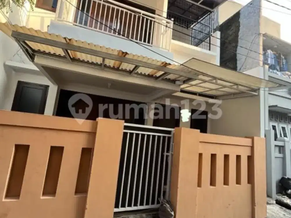 Rumah Cantik, dihuni atau kos sangat cocok. Strategis, 800 jt Nego di Jatinegara Jaktim
