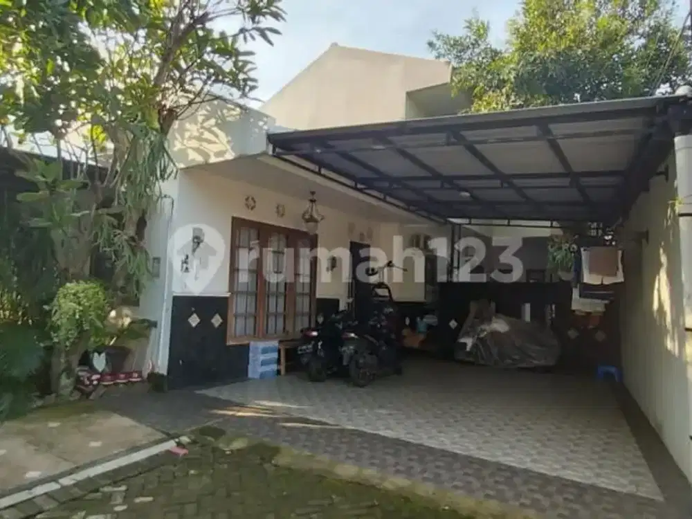 Dijual Rumah Hunian Asri Plus Kos2-kosan di Ciputat