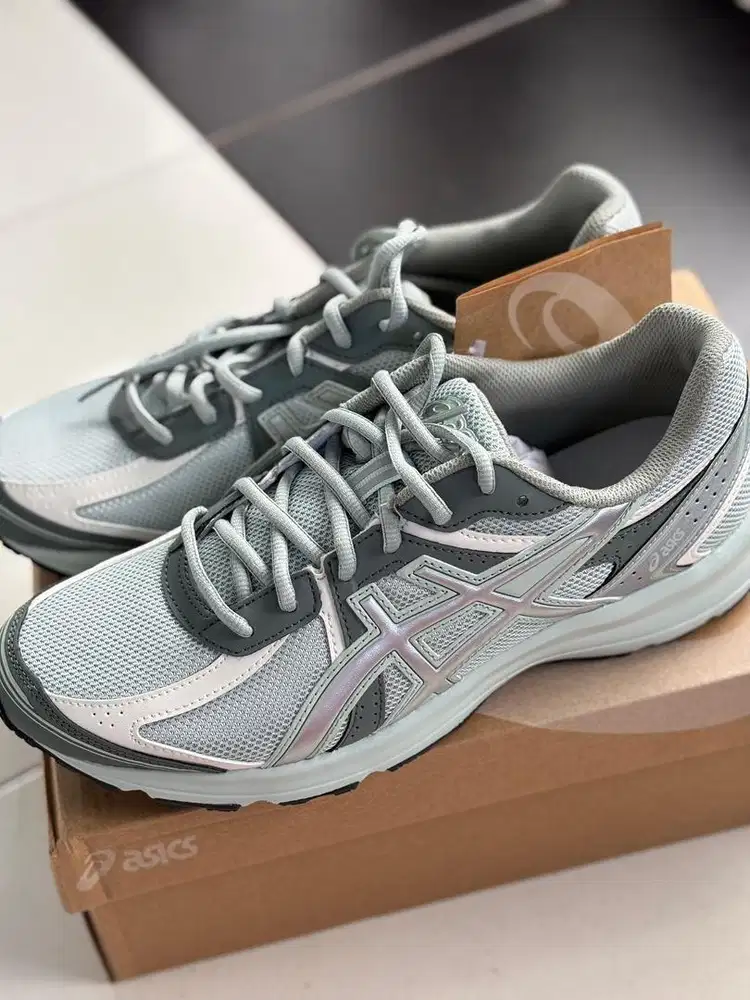 ASICS JOG 100S – Lichen Rock/Pure Silver | NEW