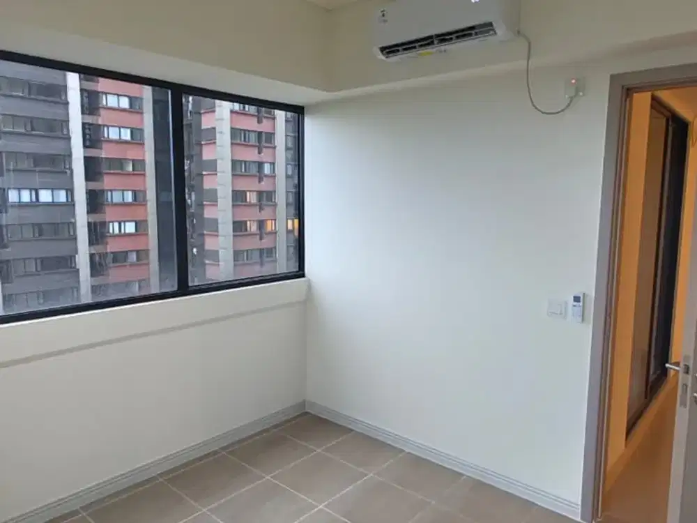 Dijual Apartemen Meikarta District 1 Tower Silverlake, 3BR, 68.74 m², Semi Furnished, View Central Park, Rp 570 Jt Nego