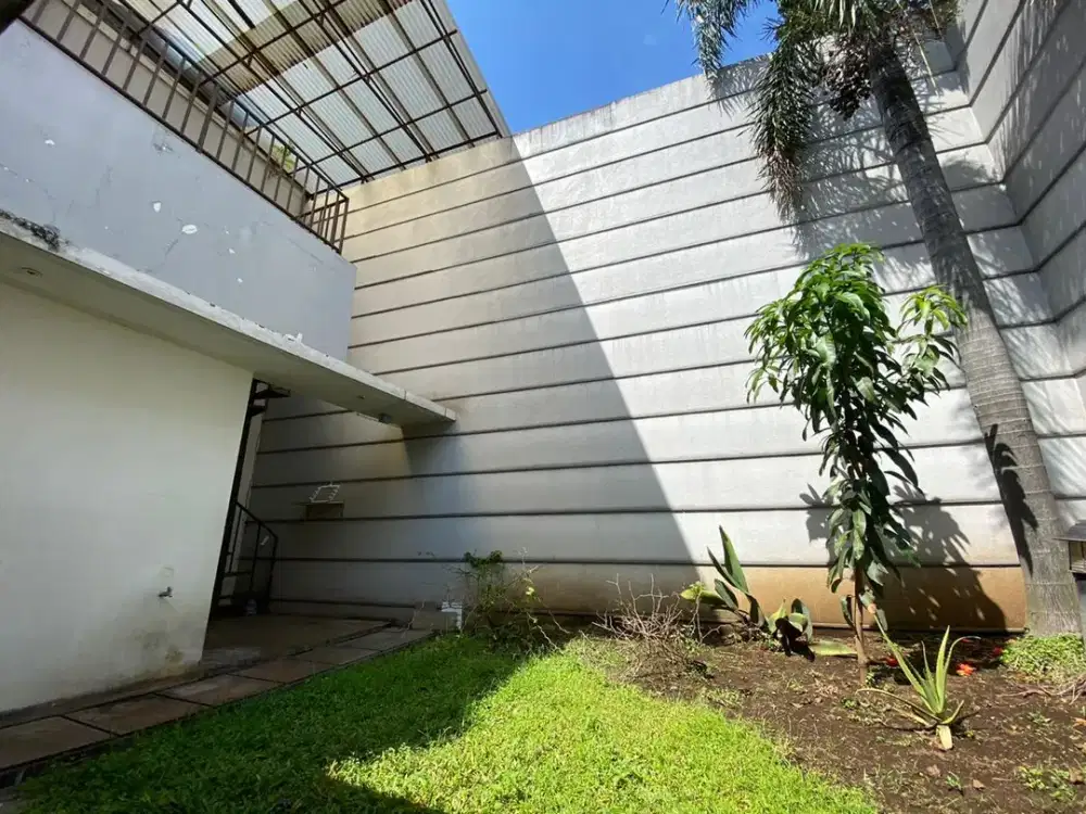 Rumah kurdi barat 2 lantai