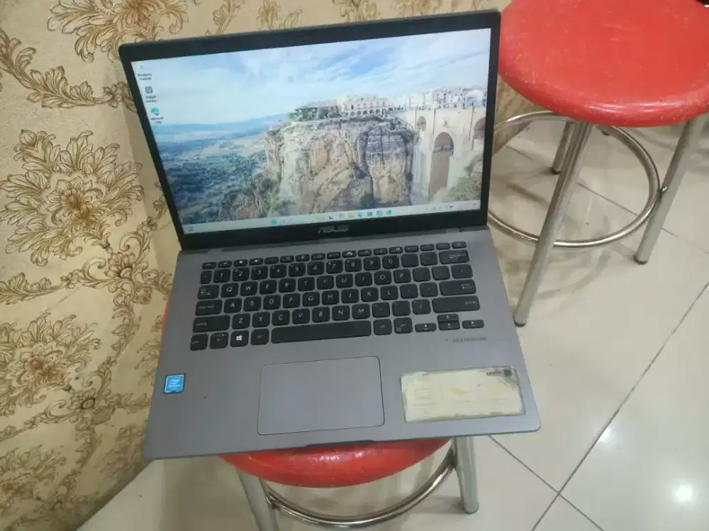 Lactop Asus X409MA ram 4 SSD NVMe 256 mlus normal semua  unit charger