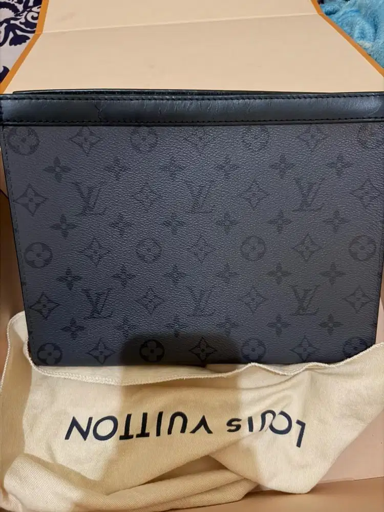 POUCH Louis Vuitton