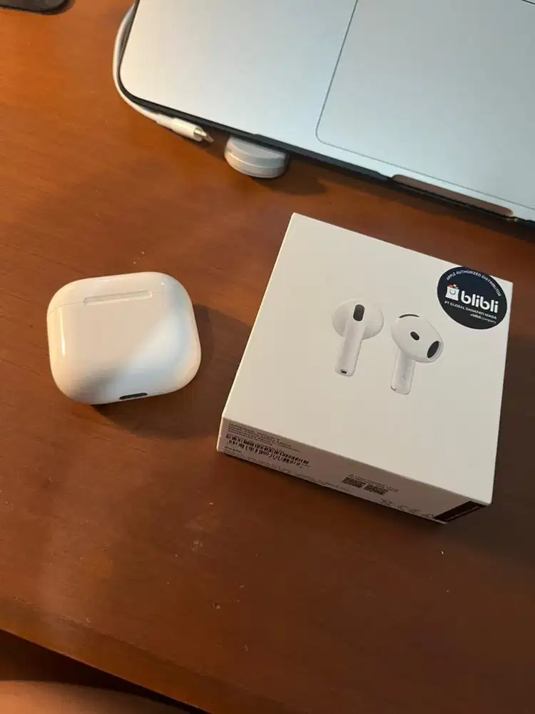 Airpods 4 lengkap box/charger/casing