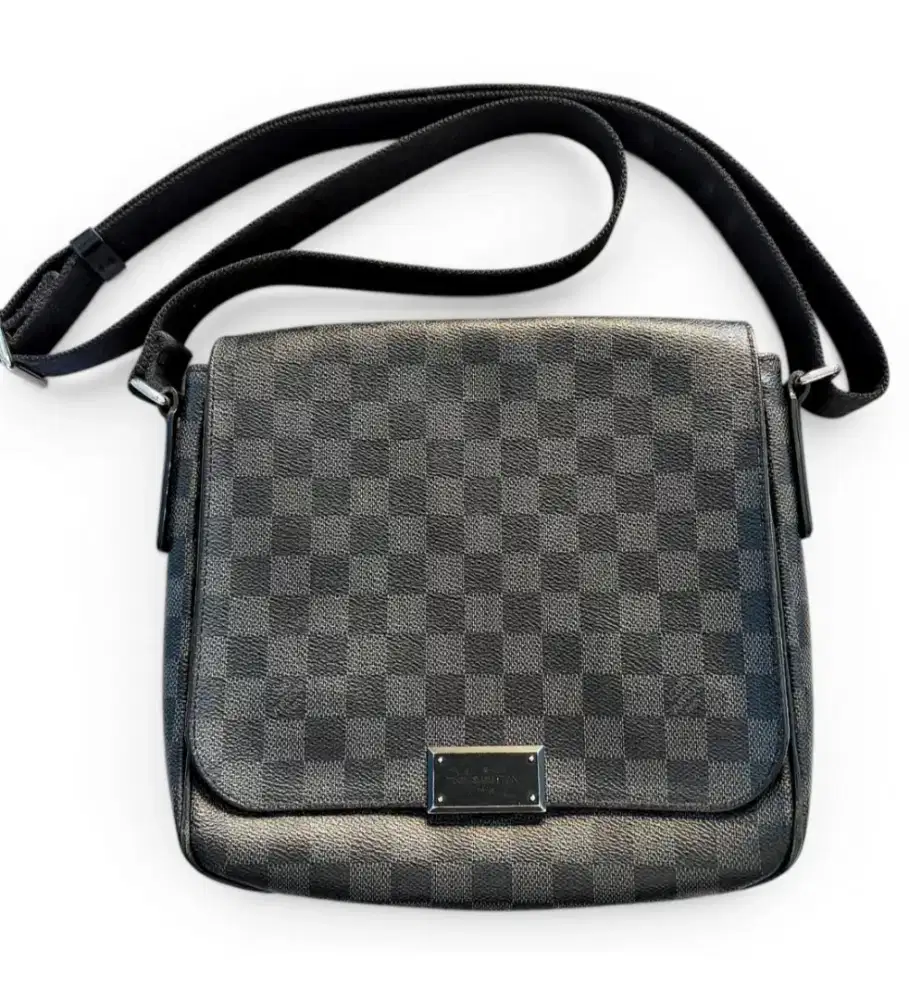 LV District PM Damier Mono Messenger. Handbag Luxury Branded Preloved.