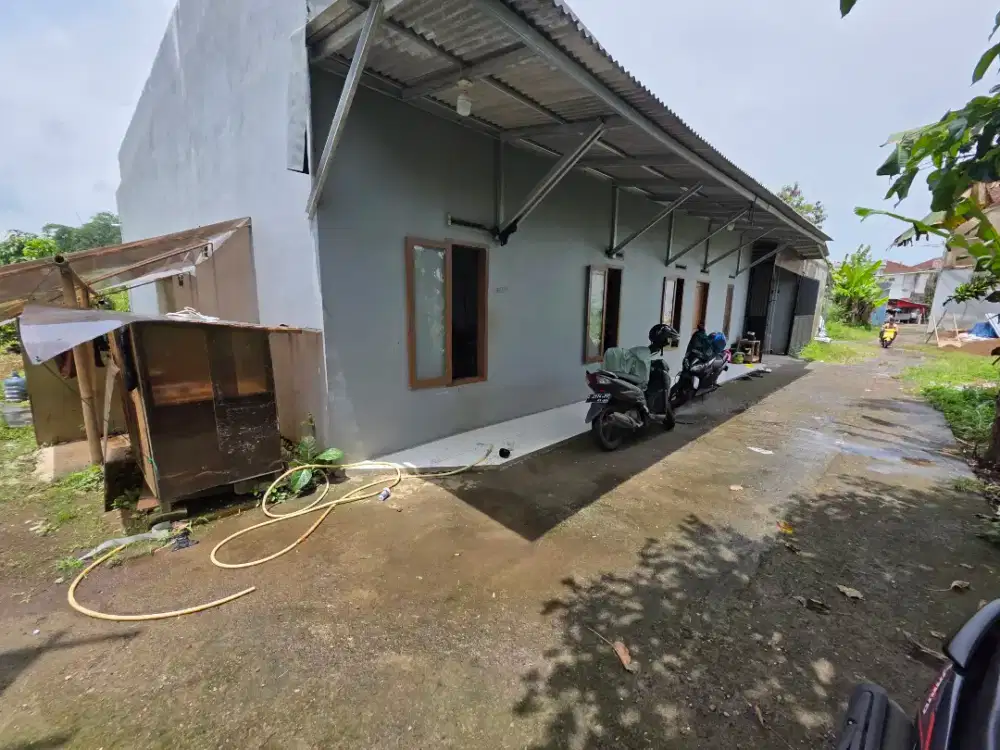 Rumah dan tanah luas di jual