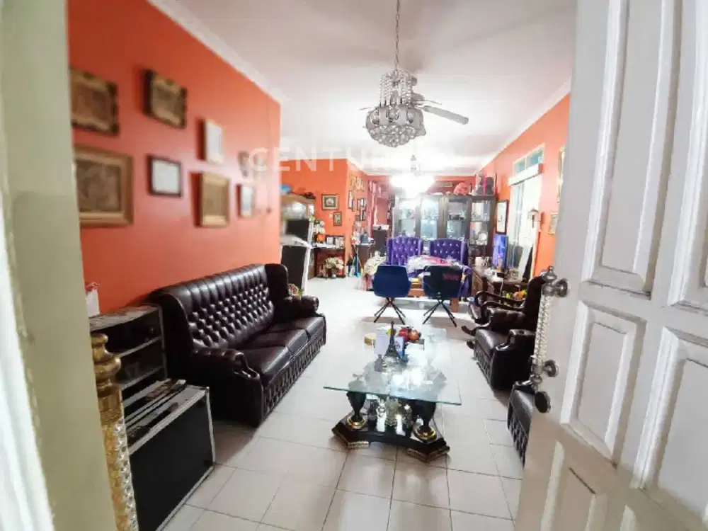 Rumah Besar Strategis Depan Jalan Utama Di Pondok Gede