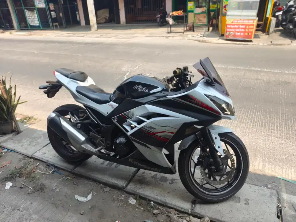 Kawasaki ninja 250 ABS limited edition 2013