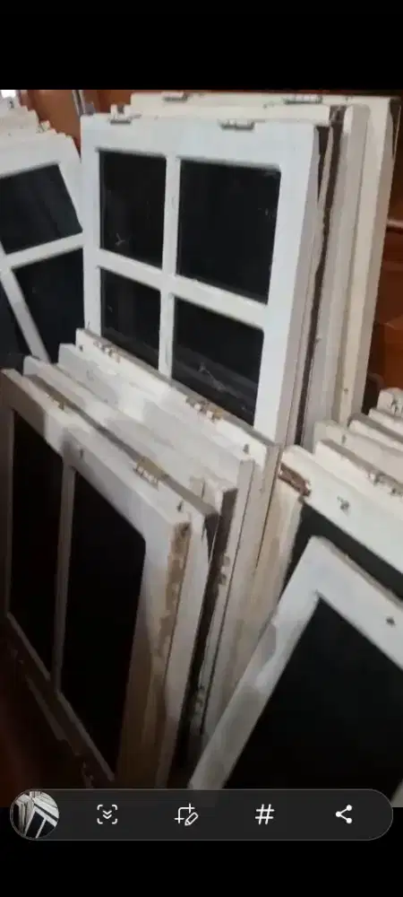 Ambal Tebal dan jendela