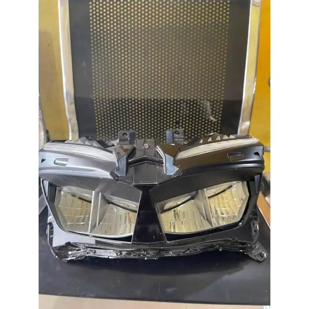 Housing setframe reflektor lampu depan vario 125 150 led new Copotan