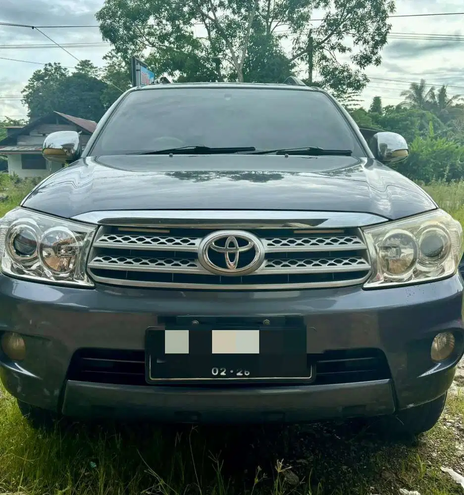 JUAL CEPAT ! Toyota FORTUNER 2.7 BENSIN G LUX automatic TH 2011 2010