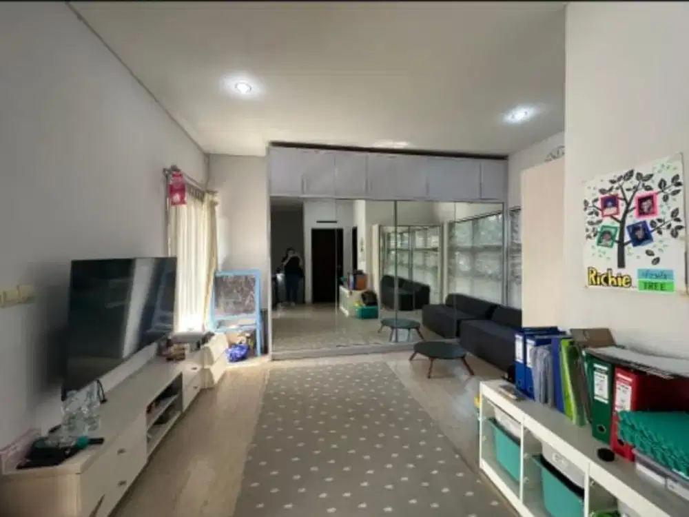 Dijual Rumah dan Bangunan Semi Furnised  Buah Batu