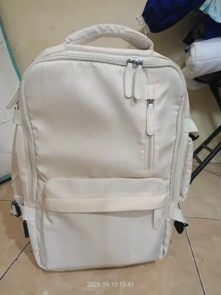 Tas multifungsi krem