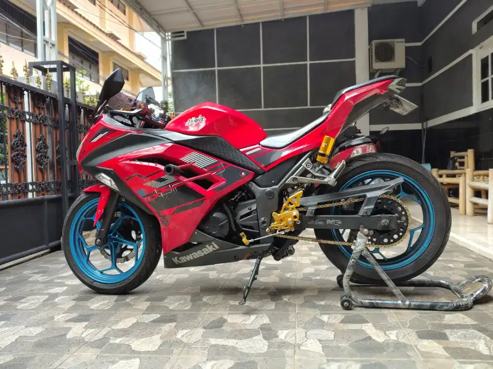 Kawasaki ninja 250 siap pakai ban baru pajak panjang