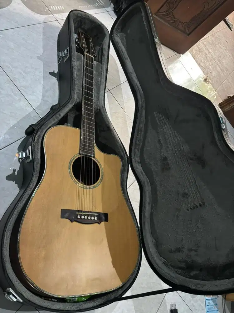 Jual cepat AVIRAMA GITAR ASLI MADE BANDUNG