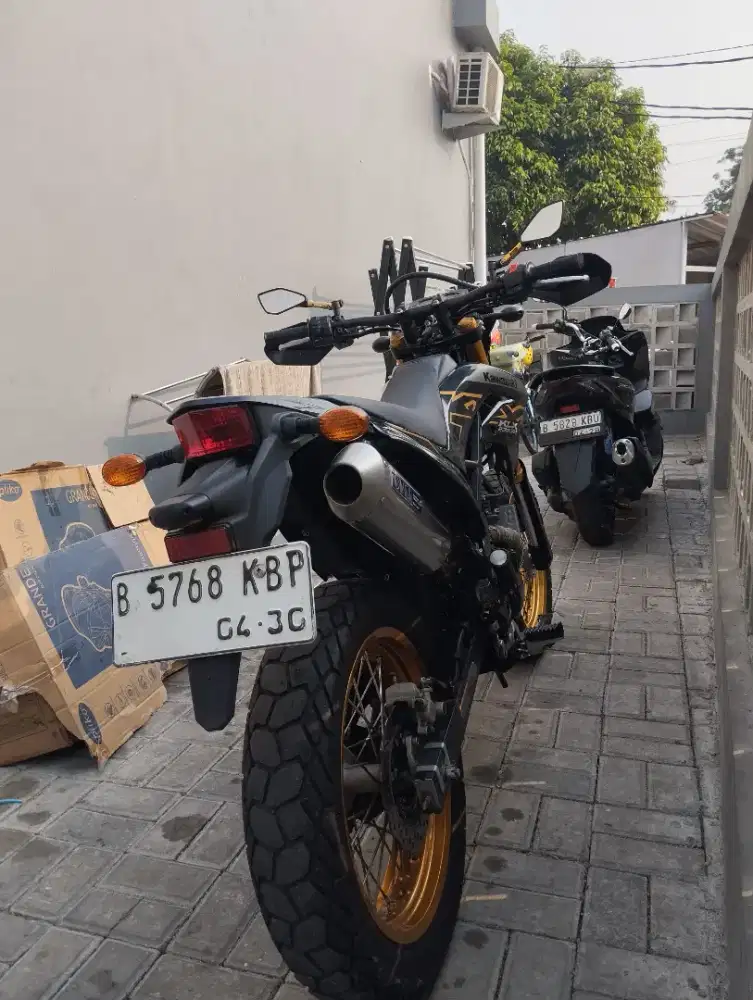 Kawasaki klx 230 sm thn 2022