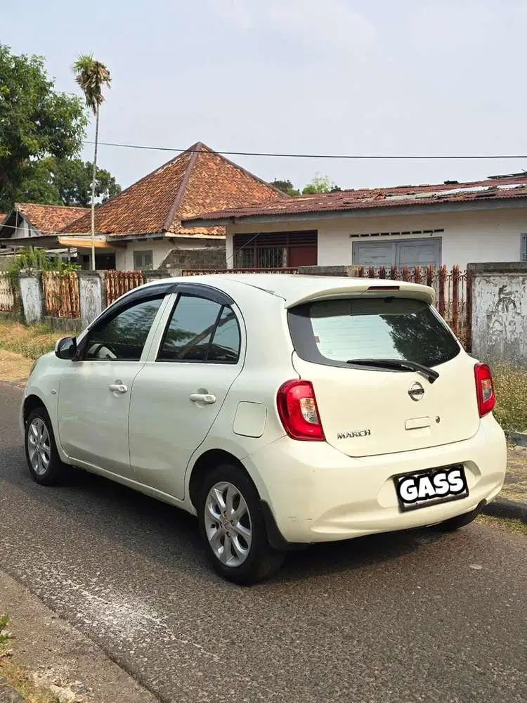 Nissan March 2015 Bensin