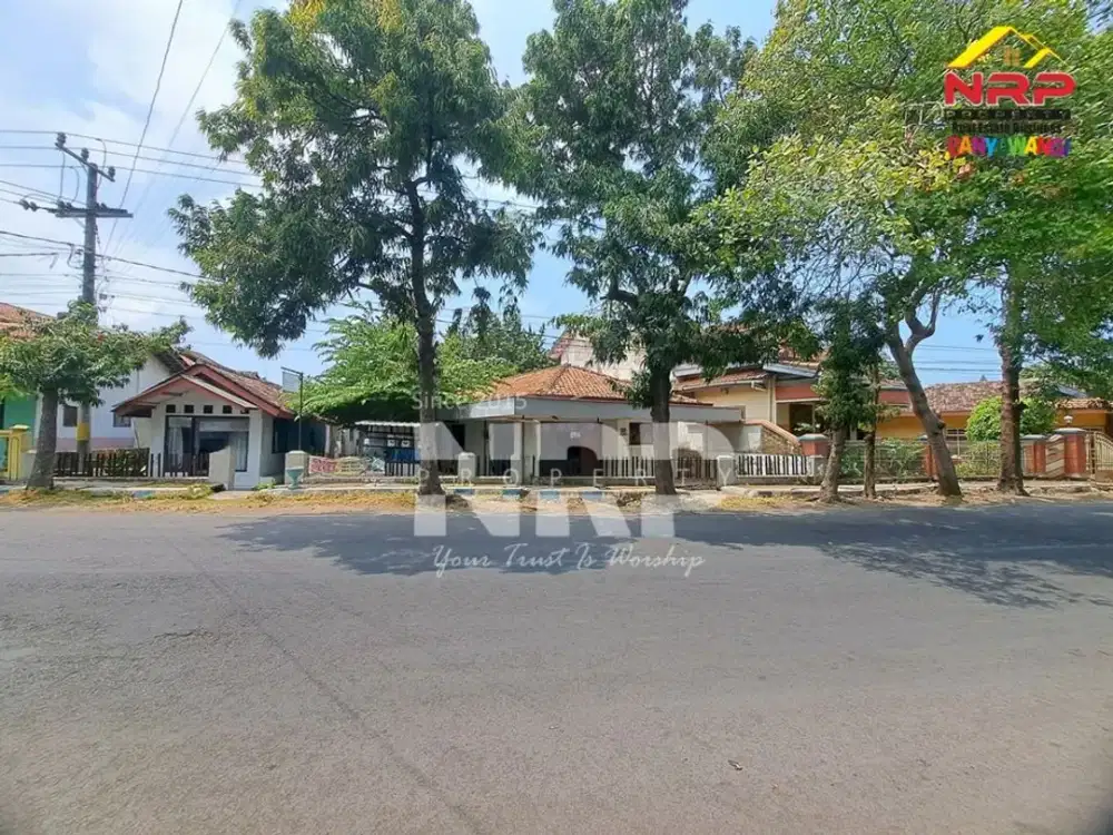 Dijual Tanah Bonus Rumah Klasik di Pusat Kota - Banyuwangi