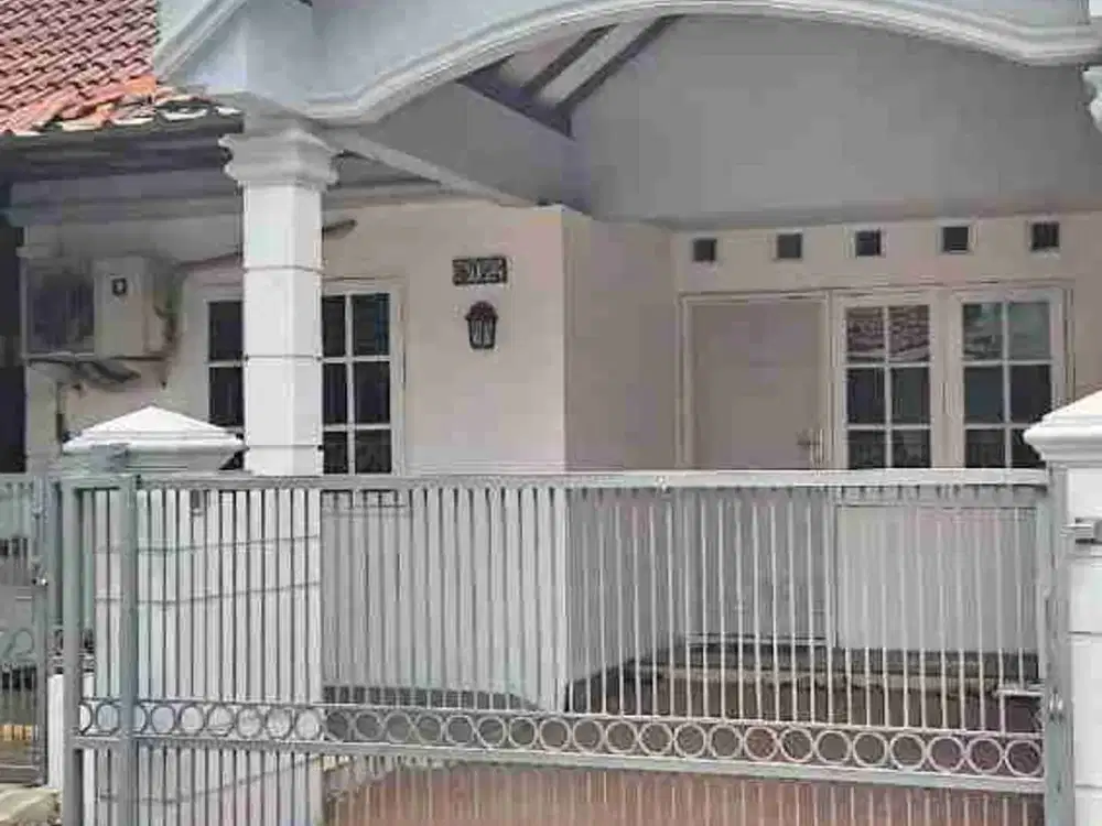 Rumah 1 1/2 Lantai di Kemang Pratama 3 di Bekasi