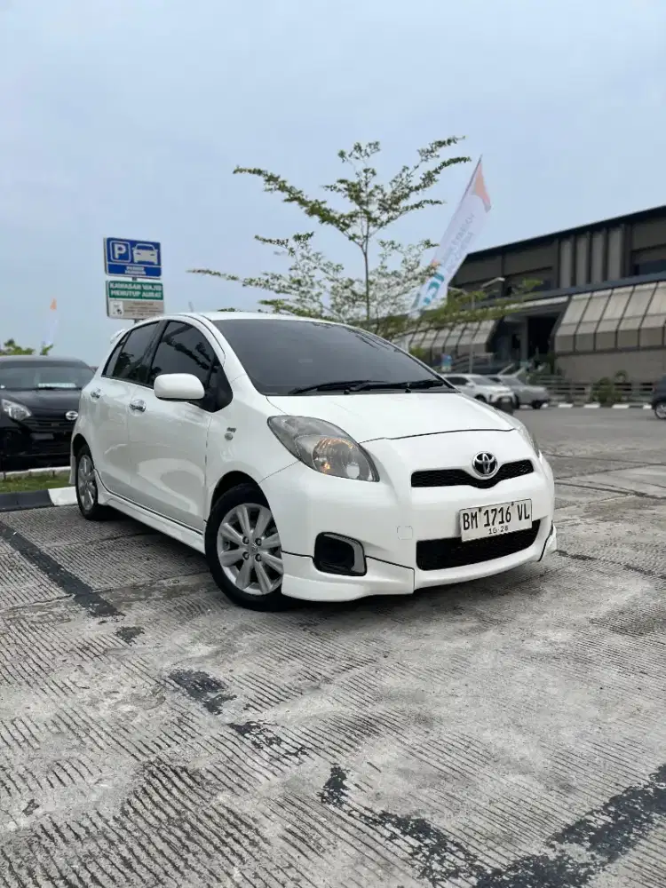 Yaris E limited mt 2012