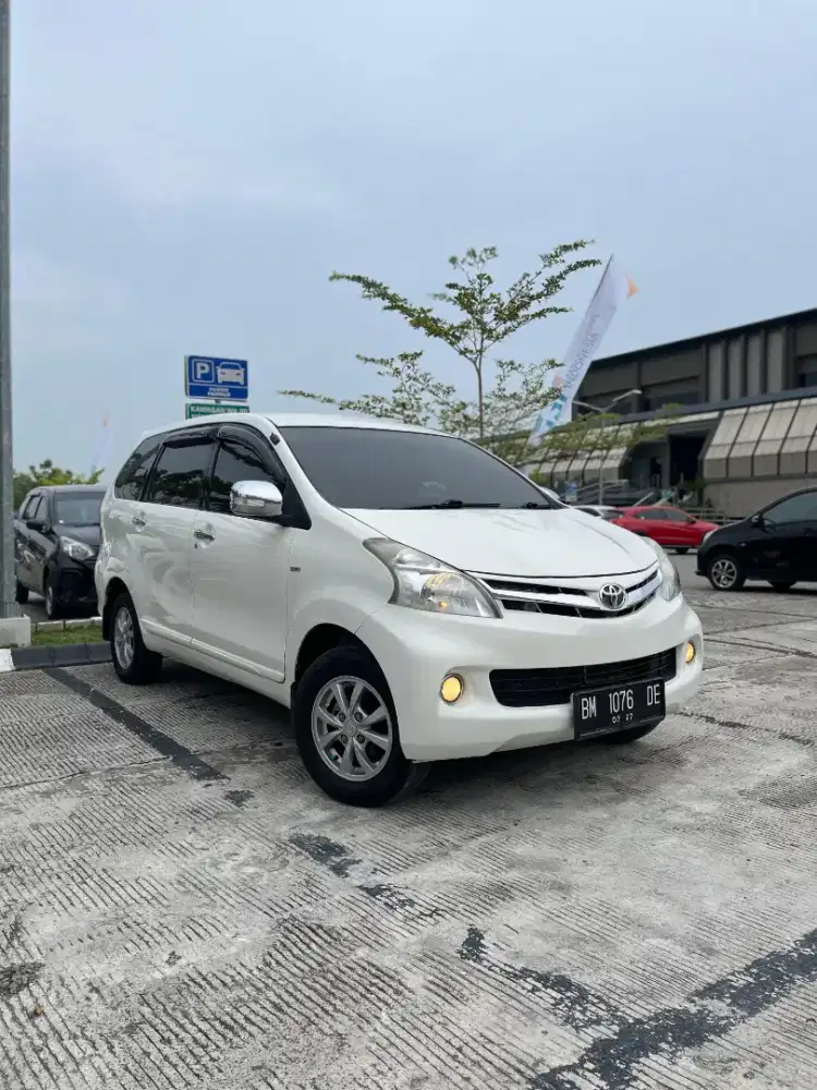 Avanza G matic 2012